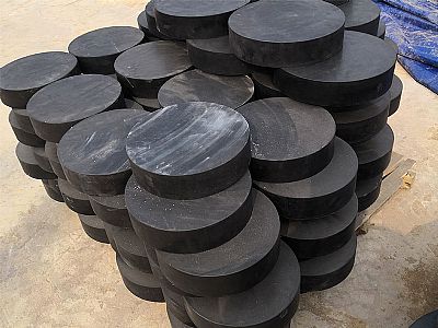 水磨沟板式橡胶支座由若干层橡胶片与薄钢板经加压硫化